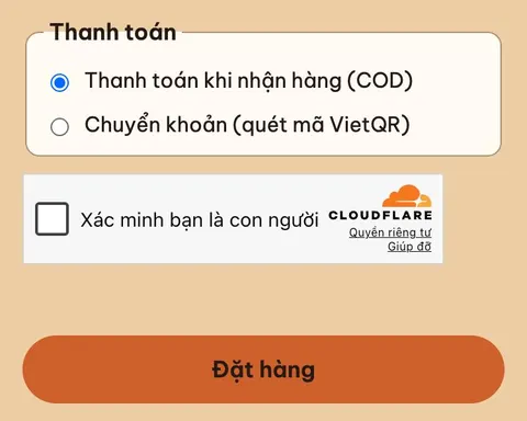 Chọn cách thanh toán và nút Đặt hàng