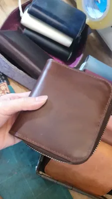 Ví zipper vuông nâu đậm