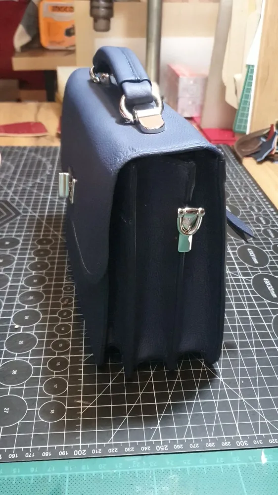 Túi xách da sần xanh navy ảnh 3