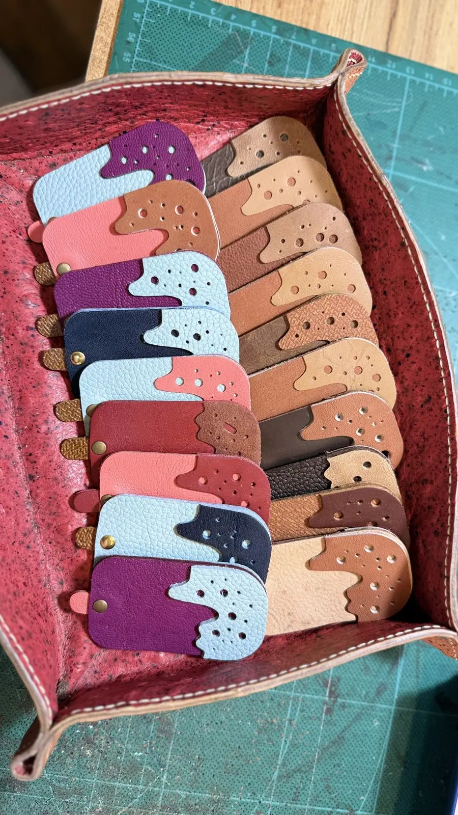 Móc khoá da Kem Yen Leather MKK60M ảnh 3